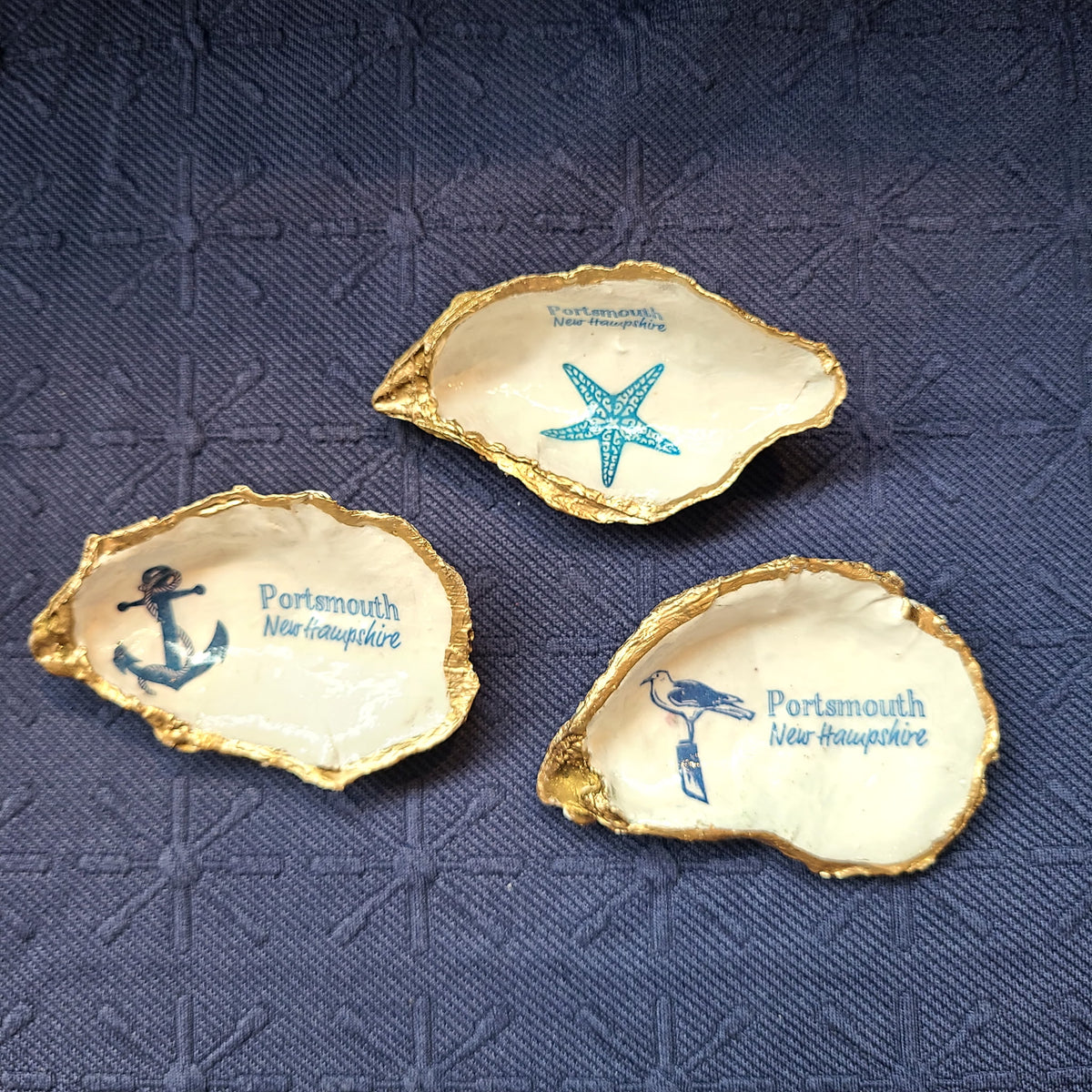 Artisan Painted Oyster Shell Magnet (idCreations) OL