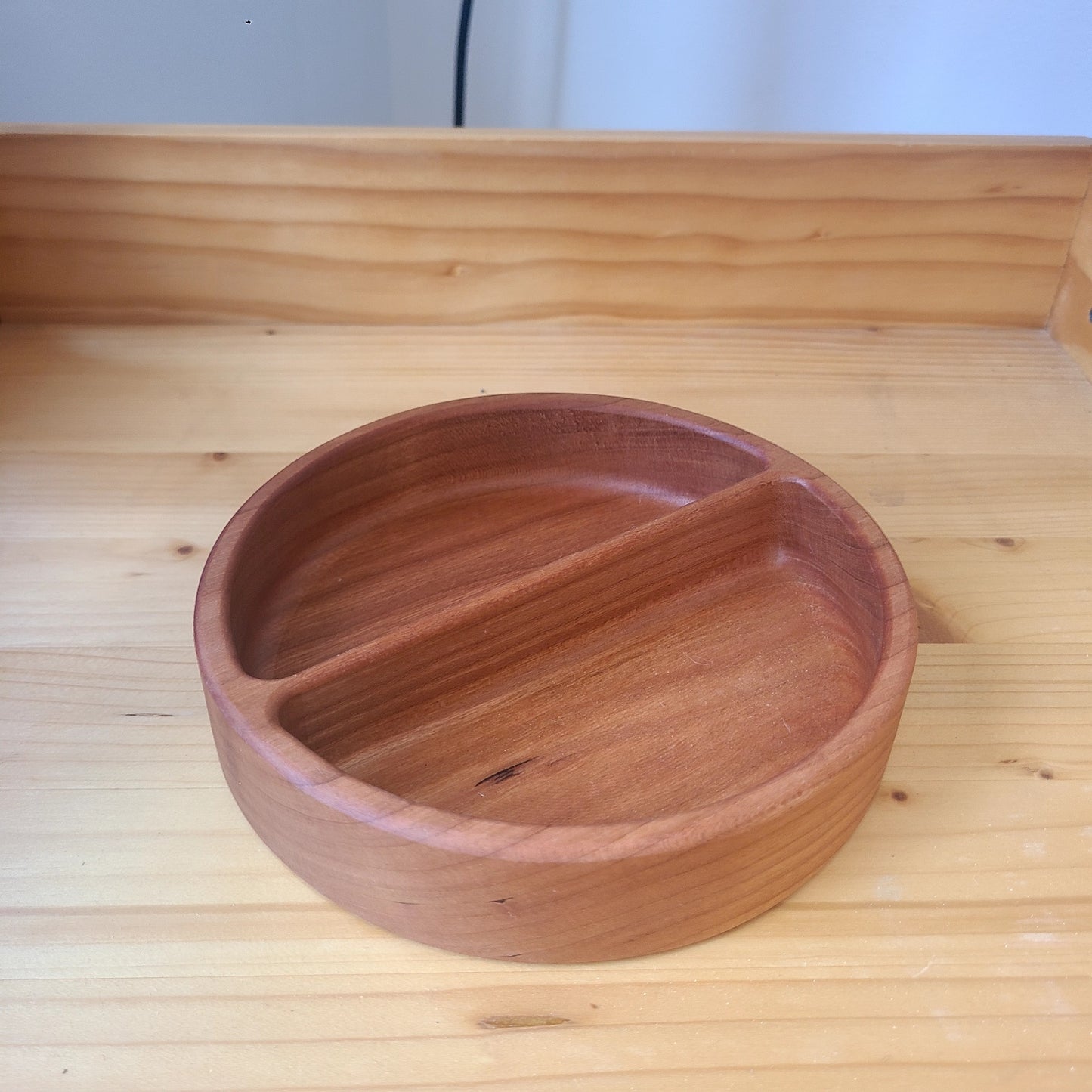 Small handcrafted oak tray (Dapper Moose) OL