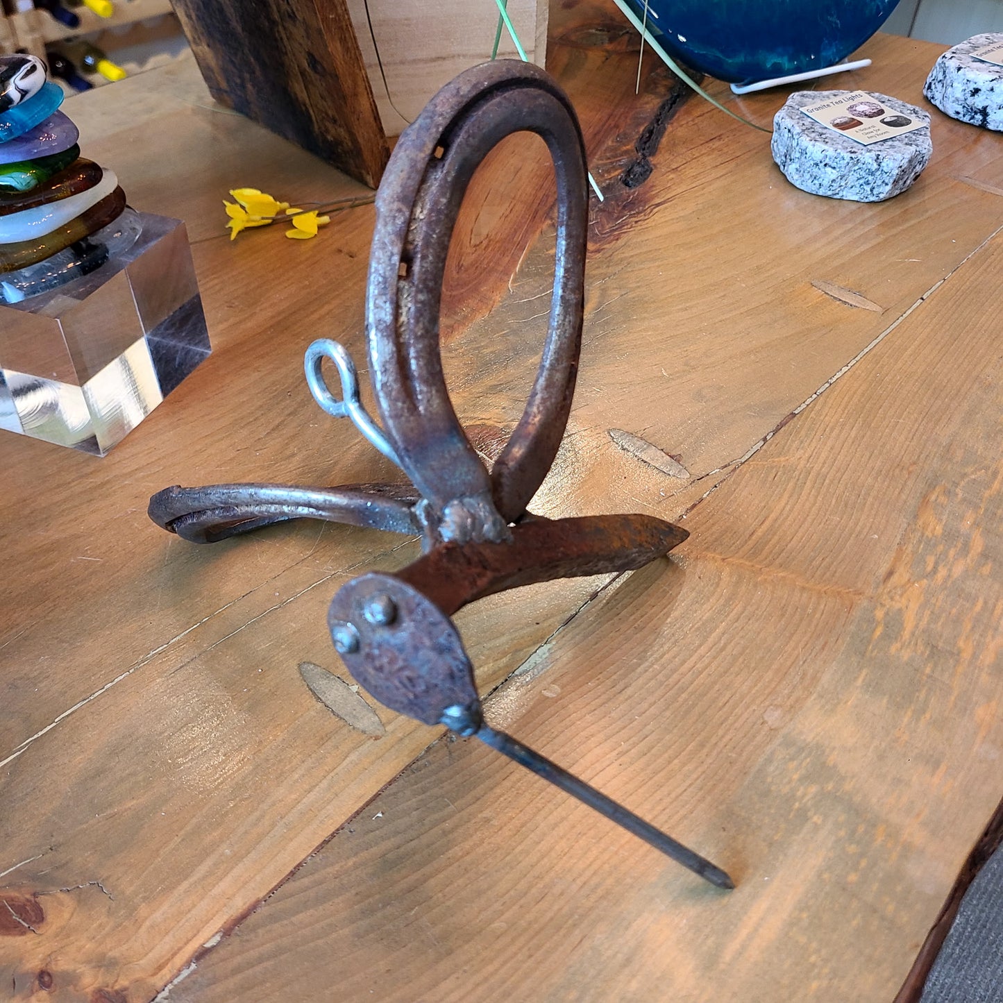 Upcycled Dragonfly Lawn Art (Upcycled Lawn Art) OL