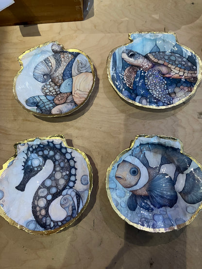 Hand Painted Scallop Trinket Dish (idCreations) OL