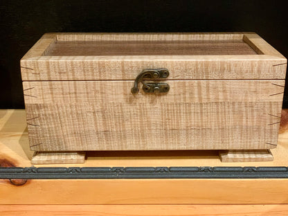 Dovetailed Jewelry Box with compartments (Ed Kelly) OL