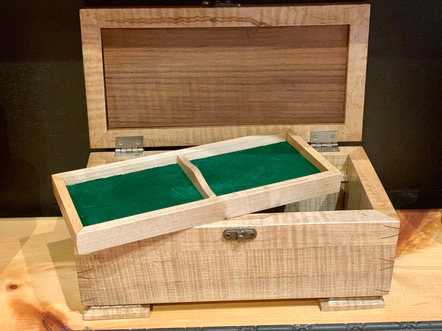 Dovetailed Jewelry Box with compartments (Ed Kelly) OL
