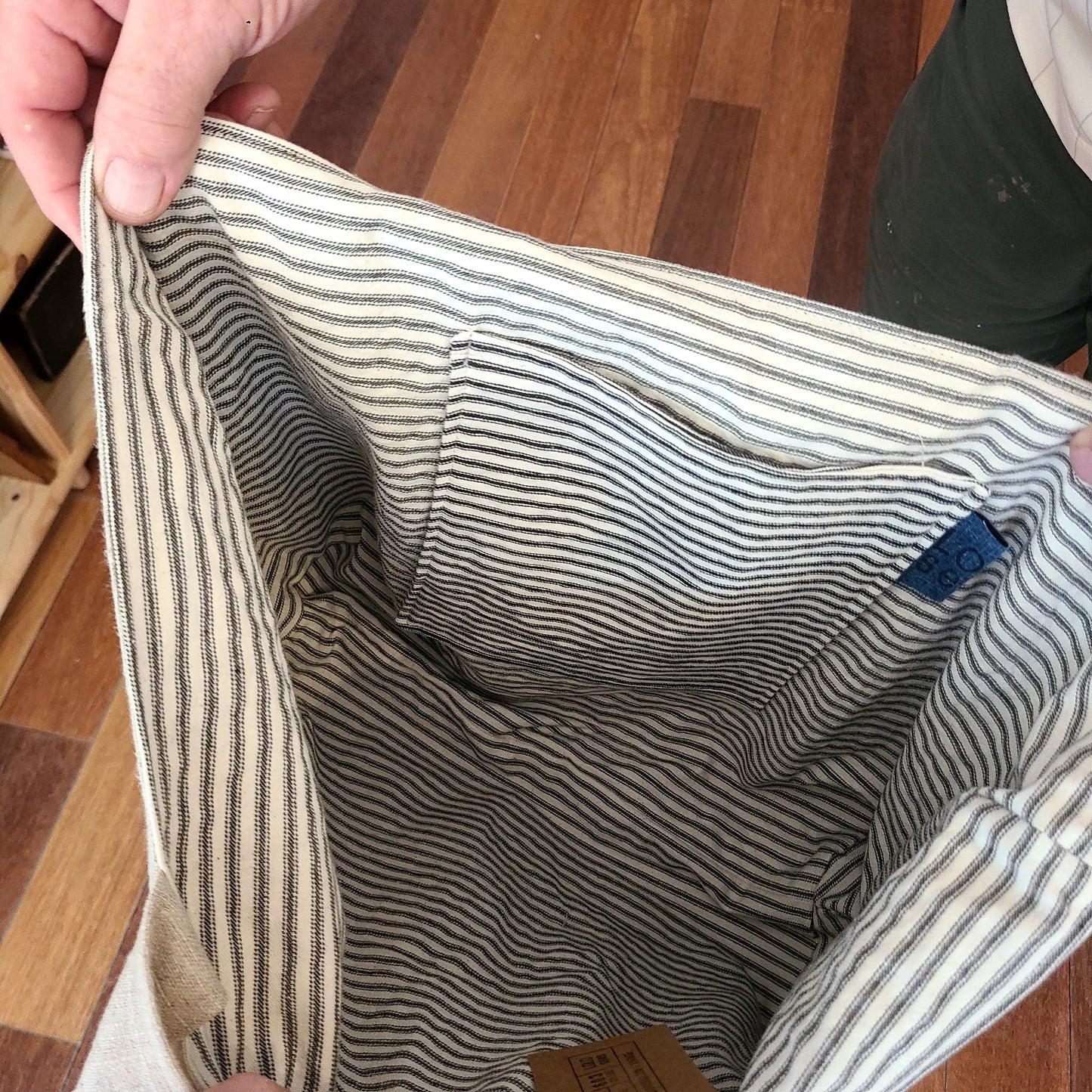 CN-139-05 Ecru Linen medium sized bag with blue stripe lining with fabric fish (Hillside Studio) OL