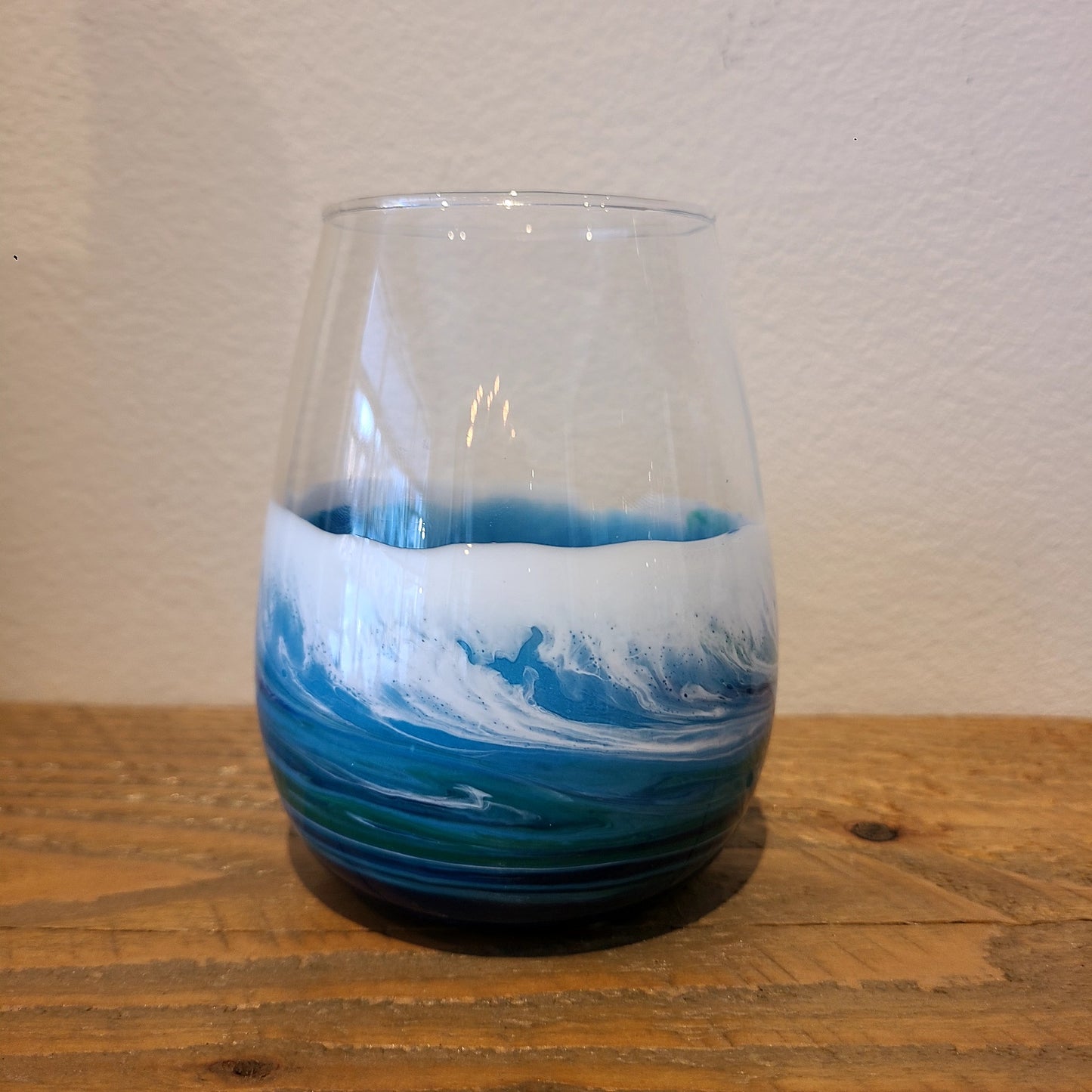 Ocean Wave stemless wine glass (Maria Hostage/Java Lou Studio) OL